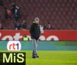 31.01.2026, Fussball 1. Bundesliga 2025/2026, 20.Spieltag, FC Augsburg - FC St. Pauli, in der WWK-Arena Augsburg. Trainer Alexander Blessin (FC St. Pauli) nach dem Spiel auf dem Platz 