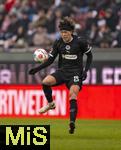31.01.2026, Fussball 1. Bundesliga 2025/2026, 20.Spieltag, FC Augsburg - FC St. Pauli, in der WWK-Arena Augsburg. Tomoya Ando (St. Pauli) am Ball 