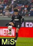 31.01.2026, Fussball 1. Bundesliga 2025/2026, 20.Spieltag, FC Augsburg - FC St. Pauli, in der WWK-Arena Augsburg. Tomoya Ando (St. Pauli) am Ball 