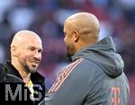 08.02.2026, Fussball Bundesliga 2025/2026, 21.Spieltag, FC Bayern München - TSG 1899 Hoffenheim, in der Allianz-Arena München,   v.l. Trainer Christian Ilzer (Hoffenheim) und Trainer Vincent Kompany (FC Bayern München) 


