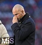 08.02.2026, Fussball Bundesliga 2025/2026, 21.Spieltag, FC Bayern München - TSG 1899 Hoffenheim, in der Allianz-Arena München,   Trainer Christian Ilzer (Hoffenheim) fasst sich an die Nase


