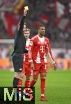 08.02.2026, Fussball Bundesliga 2025/2026, 21.Spieltag, FC Bayern München - TSG 1899 Hoffenheim, in der Allianz-Arena München,   Michael Olise (FC Bayern München) sieht die gelbe Karte


