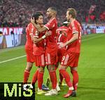 08.02.2026, Fussball Bundesliga 2025/2026, 21.Spieltag, FC Bayern München - TSG 1899 Hoffenheim, in der Allianz-Arena München,   Torjubel von Luis Diaz (FC Bayern München) nach dem 3:1 v.l. Luis Diaz (FC Bayern München), Jonathan Tah (FC Bayern München), Serge Gnabry (FC Bayern München) und Harry Kane (FC Bayern München) 


