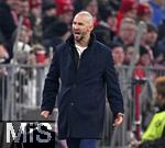 08.02.2026, Fussball Bundesliga 2025/2026, 21.Spieltag, FC Bayern München - TSG 1899 Hoffenheim, in der Allianz-Arena München,   Trainer Christian Ilzer (Hoffenheim) ist unzufrieden.


