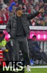 08.02.2026, Fussball Bundesliga 2025/2026, 21.Spieltag, FC Bayern München - TSG 1899 Hoffenheim, in der Allianz-Arena München,   Trainer Vincent Kompany (FC Bayern München) gestikuliert


