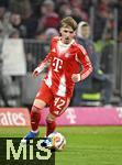 08.02.2026, Fussball Bundesliga 2025/2026, 21.Spieltag, FC Bayern München - TSG 1899 Hoffenheim, in der Allianz-Arena München,   
Lennart Karl (FC Bayern München) am Ball.

