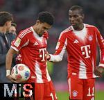 08.02.2026, Fussball Bundesliga 2025/2026, 21.Spieltag, FC Bayern München - TSG 1899 Hoffenheim, in der Allianz-Arena München,   Luis Diaz (FC Bayern München) hat sich den Ball genommen. v.l. Luis Diaz (FC Bayern München) und Nicolas Jackson (FC Bayern München) 


