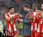 08.02.2026, Fussball Bundesliga 2025/2026, 21.Spieltag, FC Bayern München - TSG 1899 Hoffenheim, in der Allianz-Arena München,   Luis Diaz (FC Bayern München) hat sich den Ball genommen. v.l. Luis Diaz (FC Bayern München), , Torwart Jonas Urbig (FC Bayern München) und Nicolas Jackson (FC Bayern München) 

