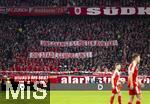 08.02.2026, Fussball Bundesliga 2025/2026, 21.Spieltag, FC Bayern München - TSG 1899 Hoffenheim, in der Allianz-Arena München, Fanchoreografie der Bayernfans zum Thema hohe Mieten in München: Uns langt es, Mieten runter! Die Stadt gehört uns!