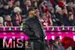 08.02.2026, Fussball Bundesliga 2025/2026, 21.Spieltag, FC Bayern München - TSG 1899 Hoffenheim, in der Allianz-Arena München, Trainer Vincent Kompany (FC Bayern München) gibt Anweisungen.