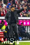 08.02.2026, Fussball Bundesliga 2025/2026, 21.Spieltag, FC Bayern München - TSG 1899 Hoffenheim, in der Allianz-Arena München, Trainer Vincent Kompany (FC Bayern München) gibt Anweisungen.