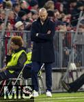 08.02.2026, Fussball Bundesliga 2025/2026, 21.Spieltag, FC Bayern München - TSG 1899 Hoffenheim, in der Allianz-Arena München, Trainer Christian Ilzer (Hoffenheim) nachdenklich 