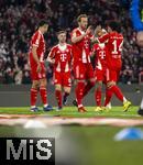 08.02.2026, Fussball Bundesliga 2025/2026, 21.Spieltag, FC Bayern München - TSG 1899 Hoffenheim, in der Allianz-Arena München, Torjubel Harry Kane (FC Bayern München) mit Luis Diaz (FC Bayern München) 