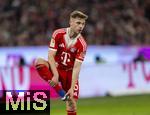 08.02.2026, Fussball Bundesliga 2025/2026, 21.Spieltag, FC Bayern München - TSG 1899 Hoffenheim, in der Allianz-Arena München, Joshua Kimmich (FC Bayern München) nachdenklich 