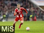 08.02.2026, Fussball Bundesliga 2025/2026, 21.Spieltag, FC Bayern München - TSG 1899 Hoffenheim, in der Allianz-Arena München, Konrad Laimer (FC Bayern München) am Ball 
