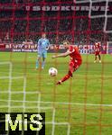 08.02.2026, Fussball Bundesliga 2025/2026, 21.Spieltag, FC Bayern München - TSG 1899 Hoffenheim, in der Allianz-Arena München,  Torschuss von Harry Kane (FC Bayern München) per Foulelfmeter  
