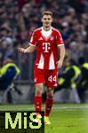 08.02.2026, Fussball Bundesliga 2025/2026, 21.Spieltag, FC Bayern München - TSG 1899 Hoffenheim, in der Allianz-Arena München,  Josip Stanisic (Bayern München) 