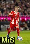 08.02.2026, Fussball Bundesliga 2025/2026, 21.Spieltag, FC Bayern München - TSG 1899 Hoffenheim, in der Allianz-Arena München,  Lennart Karl (FC Bayern München) am Ball 