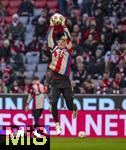 08.02.2026, Fussball Bundesliga 2025/2026, 21.Spieltag, FC Bayern München - TSG 1899 Hoffenheim, in der Allianz-Arena München,  Torwart Manuel Neuer (FC Bayern München) beim Aufwärmen.