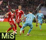 08.02.2026, Fussball Bundesliga 2025/2026, 21.Spieltag, FC Bayern München - TSG 1899 Hoffenheim, in der Allianz-Arena München,  v.li: Serge Gnabry (FC Bayern München), Harry Kane (FC Bayern München),  Albian Hajdari (TSG 1899 Hoffenheim), 