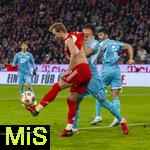 08.02.2026, Fussball Bundesliga 2025/2026, 21.Spieltag, FC Bayern München - TSG 1899 Hoffenheim, in der Allianz-Arena München,  re: Albian Hajdari (TSG 1899 Hoffenheim) zerrt am Trikot von Harry Kane (FC Bayern München) 