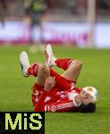 08.02.2026, Fussball Bundesliga 2025/2026, 21.Spieltag, FC Bayern München - TSG 1899 Hoffenheim, in der Allianz-Arena München,  Jamal Musiala (Bayern München) am Boden 