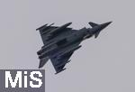 10.02.2026,  Am Himmel über Bad Wörishofen im Unterallgäu. Eurofighter der Luftwaffe vom TakLwG 74 in Neuburg während einer Übung. Die Luftwaffe führt Flugübungen mit dem Eurofighter Jagdflugzeug durch. Der Eurofighter Typhoon ist ein zweistrahliges Mehrzweckkampfflugzeug.  