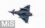 10.02.2026,  Am Himmel über Bad Wörishofen im Unterallgäu. Eurofighter der Luftwaffe vom TakLwG 74 in Neuburg während einer Übung. Die Luftwaffe führt Flugübungen mit dem Eurofighter Jagdflugzeug durch. Der Eurofighter Typhoon ist ein zweistrahliges Mehrzweckkampfflugzeug.  