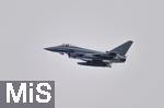 10.02.2026,  Am Himmel über Bad Wörishofen im Unterallgäu. Eurofighter der Luftwaffe vom TakLwG 74 in Neuburg während einer Übung. Die Luftwaffe führt Flugübungen mit dem Eurofighter Jagdflugzeug durch. Der Eurofighter Typhoon ist ein zweistrahliges Mehrzweckkampfflugzeug.  