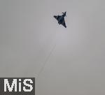 10.02.2026,  Am Himmel über Bad Wörishofen im Unterallgäu. Eurofighter der Luftwaffe vom TakLwG 74 in Neuburg während einer Übung. Die Luftwaffe führt Flugübungen mit dem Eurofighter Jagdflugzeug durch. Der Eurofighter Typhoon ist ein zweistrahliges Mehrzweckkampfflugzeug.  