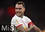 11.02.2026, Fussball DFB-Pokal 2025/2026, Viertelfinale, FC Bayern München - RB Leipzig, in der Allianz-Arena München. David Raum (RB Leipzig) lacht.


