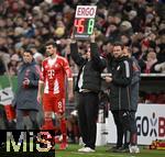 11.02.2026, Fussball DFB-Pokal 2025/2026, Viertelfinale, FC Bayern München - RB Leipzig, in der Allianz-Arena München. Leon Goretzka (FC Bayern München) wird eingewechselt.


