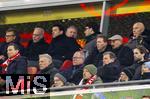11.02.2026, Fussball DFB-Pokal 2025/2026, Viertelfinale, FC Bayern München - RB Leipzig, in der Allianz-Arena München. Ehrentribüne mit Michael Ballack (oben li), Trainer Julian Nagelsmann (Deutschland)  