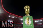 11.02.2026, Fussball DFB-Pokal 2025/2026, Viertelfinale, FC Bayern München - RB Leipzig, in der Allianz-Arena München. Der DFB-Pokal steht auf der Stele bereit am Spielfeldrand. 