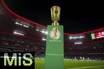 11.02.2026, Fussball DFB-Pokal 2025/2026, Viertelfinale, FC Bayern München - RB Leipzig, in der Allianz-Arena München. Der DFB-Pokal steht auf der Stele bereit am Spielfeldrand. 