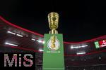 11.02.2026, Fussball DFB-Pokal 2025/2026, Viertelfinale, FC Bayern München - RB Leipzig, in der Allianz-Arena München. Der DFB-Pokal steht auf der Stele bereit am Spielfeldrand. 