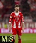 11.02.2026, Fussball DFB-Pokal 2025/2026, Viertelfinale, FC Bayern München - RB Leipzig, in der Allianz-Arena München. Leon Goretzka (FC Bayern München) nachdenklich 